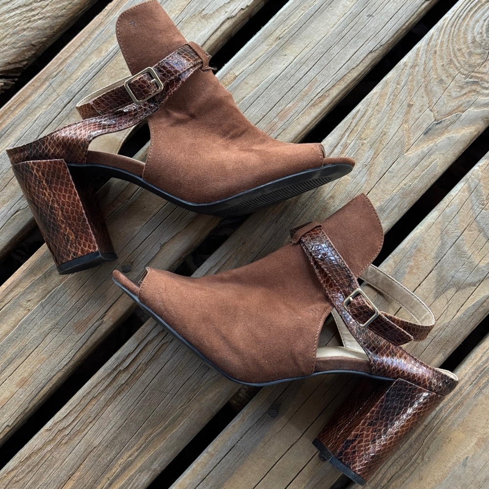 C Comfort Est 1946 Brown Faux Suede Snakeskin Block Heel Peep Toe Sandals 10M